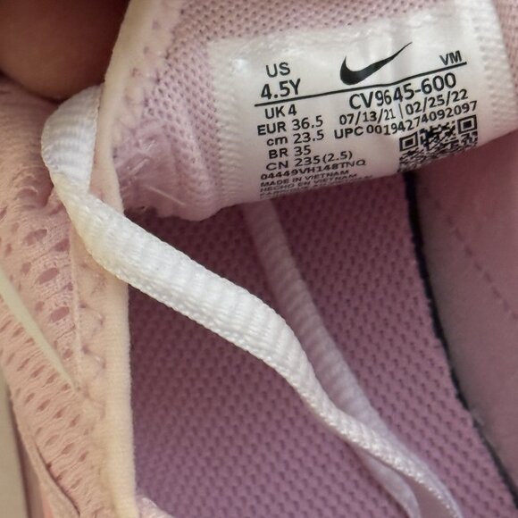 Nike Air Max 270 - Picture 2 of 4